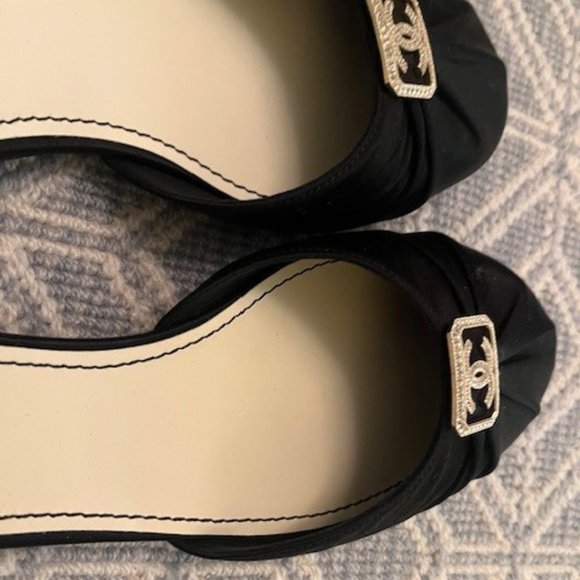 CHANEL Black Ballet Flats - Picture 2 of 5